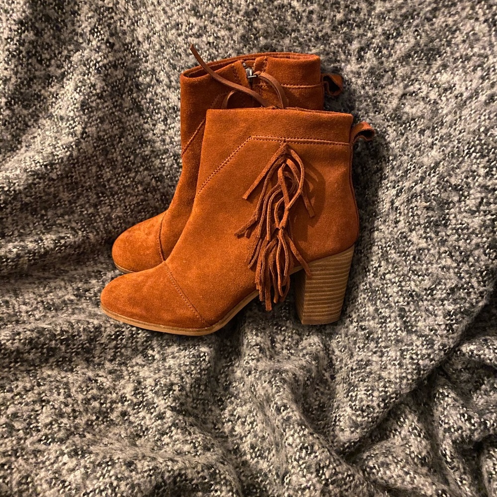 Toms fringe booties